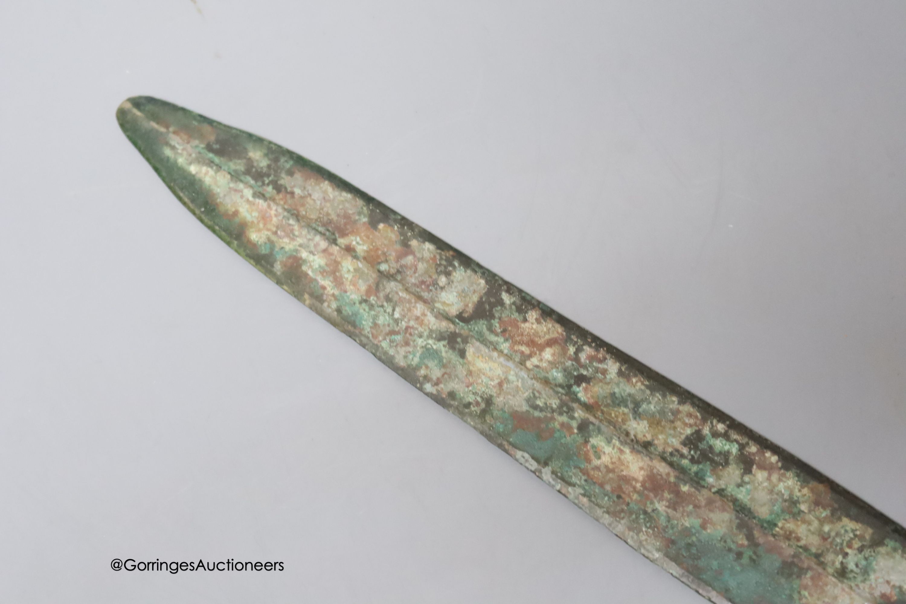 A Chinese bronze dagger/sword